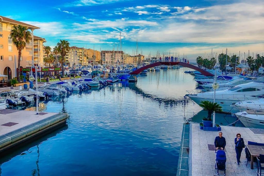 Apartment Port-frejus, Le Paladien, 2 Pieces Climatise, Terrasse & Parking Frejus