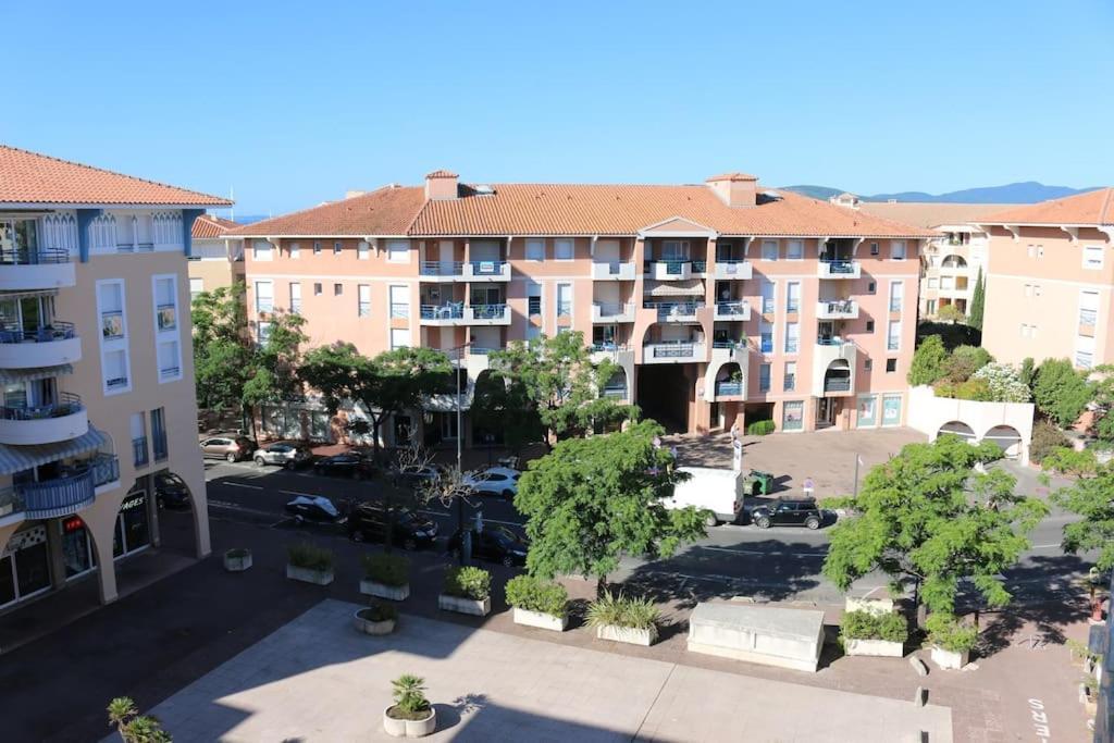 Port-frejus, Le Paladien, 2 Pieces Climatise, Terrasse & Parking Frejus
