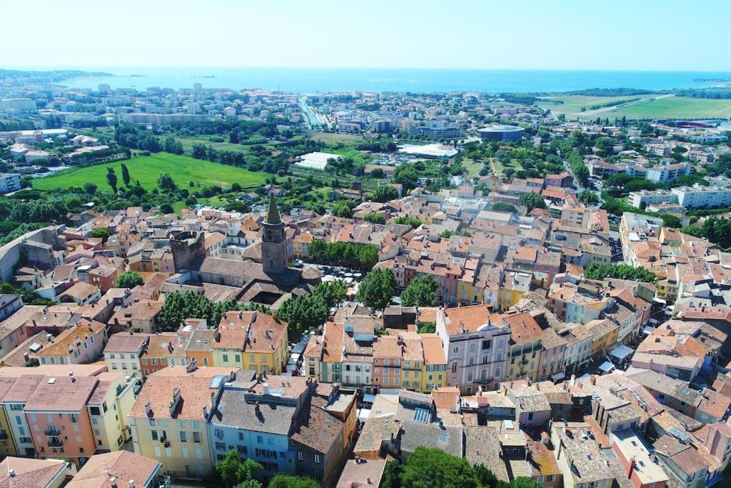 Apartment Port-frejus, Le Paladien, 2 Pieces Climatise, Terrasse & Parking