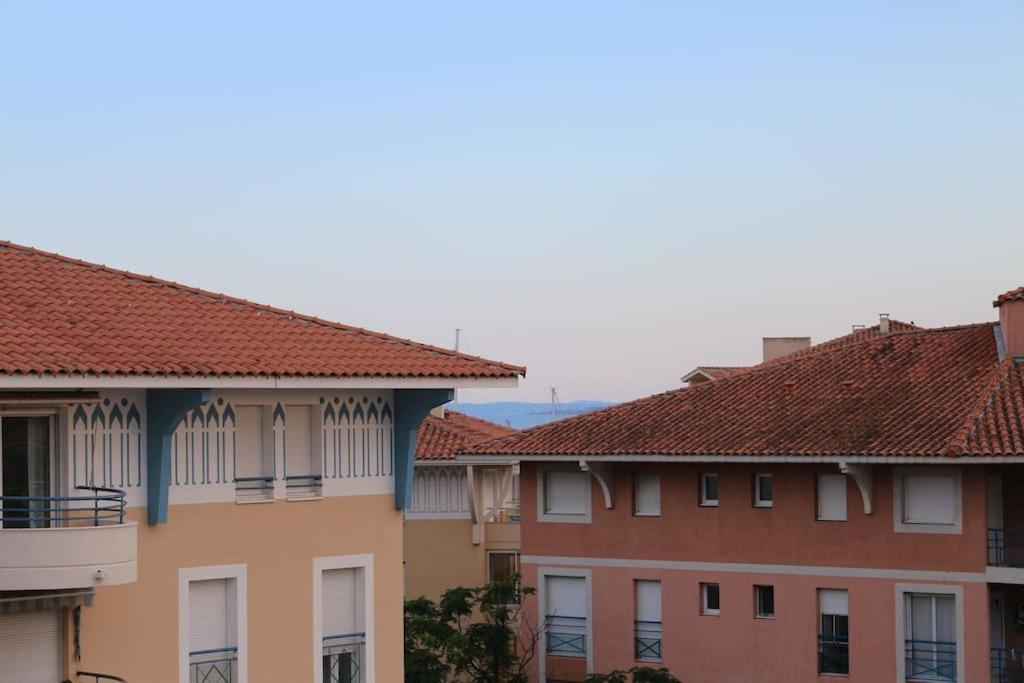 Apartment Port-frejus, Le Paladien, 2 Pieces Climatise, Terrasse & Parking
