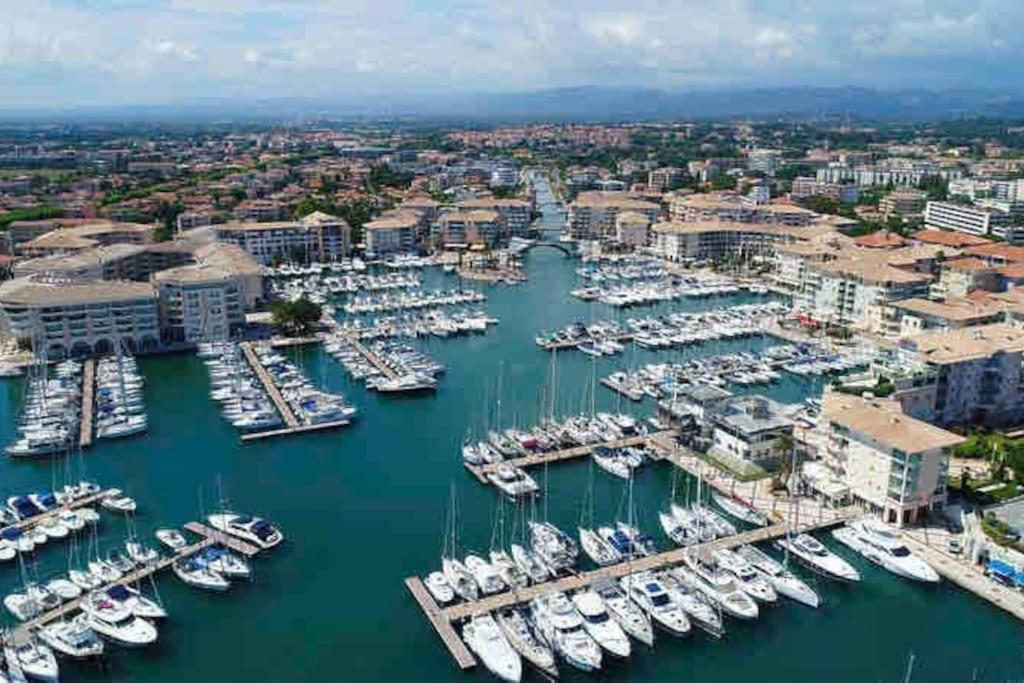 Apartment Port-frejus, Le Paladien, 2 Pieces Climatise, Terrasse & Parking *