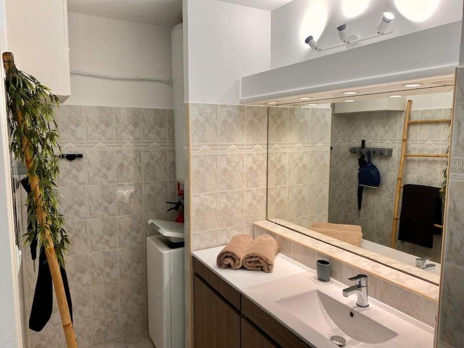 Port-frejus, Le Paladien, 2 Pieces Climatise, Terrasse & Parking Apartment Frejus