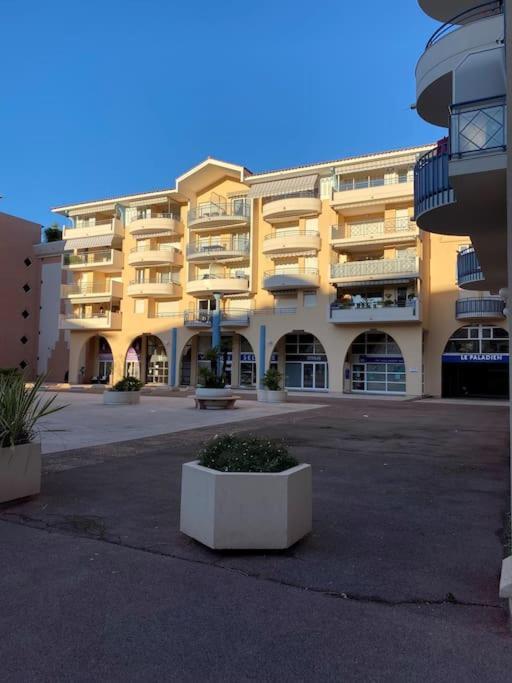 Port-frejus, Le Paladien, 2 Pieces Climatise, Terrasse & Parking Apartment Frejus