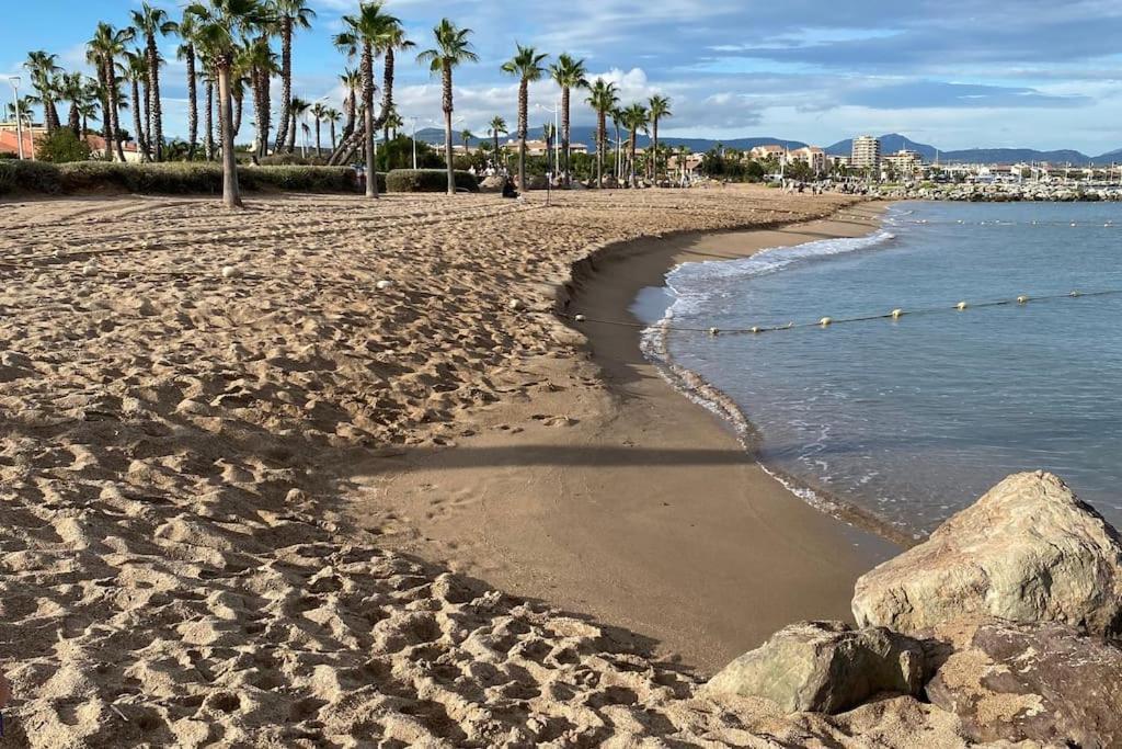 Port-frejus, Le Paladien, 2 Pieces Climatise, Terrasse & Parking Apartment